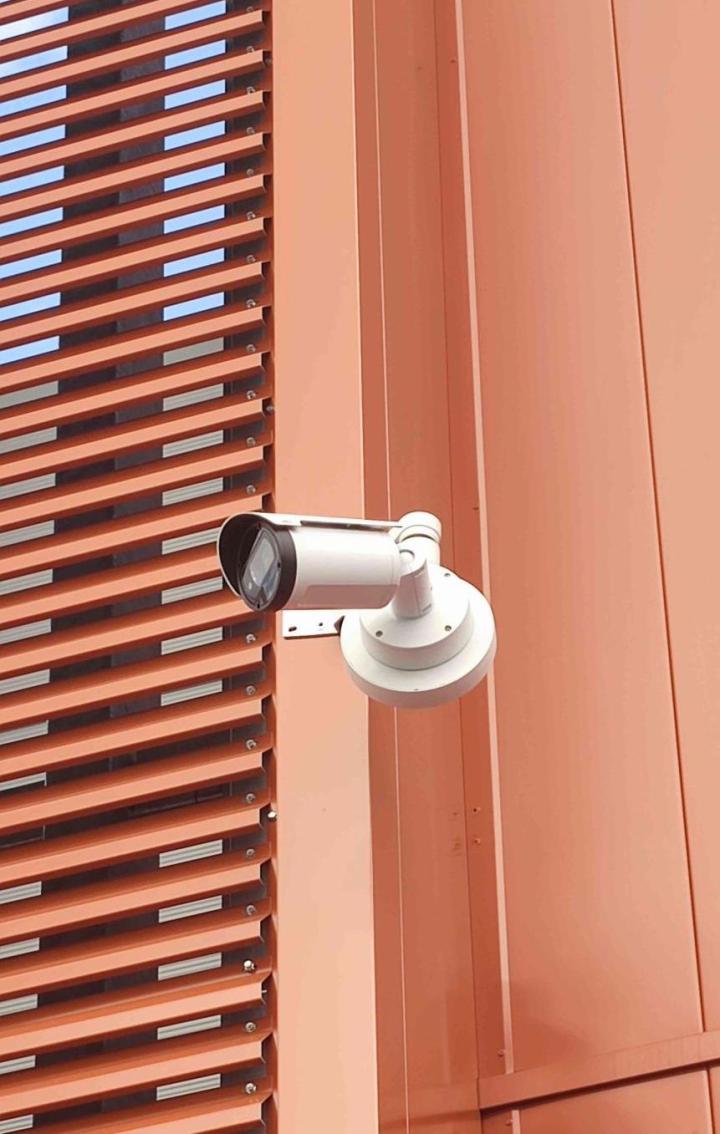 Pose de dispositifs de vidéoprotection pour les sites industriels.